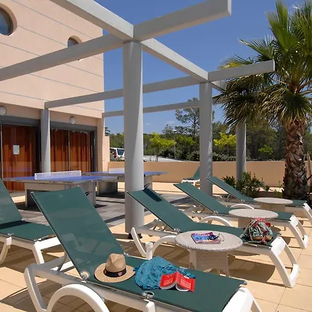 Les Parasols D'argens 3*