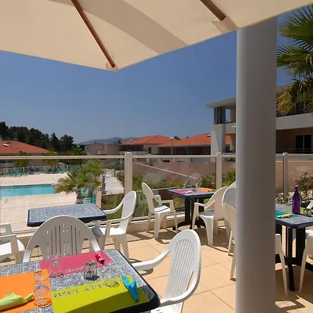 Les Parasols D'argens Aparthotel 3*